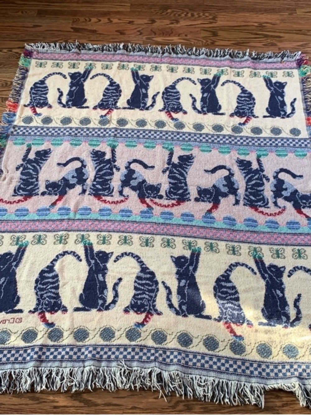 Crown Crafts Woven Cats Patterned Throw Blanket in Navy, Cream, Red & Green EUC - Picture 4 of 14